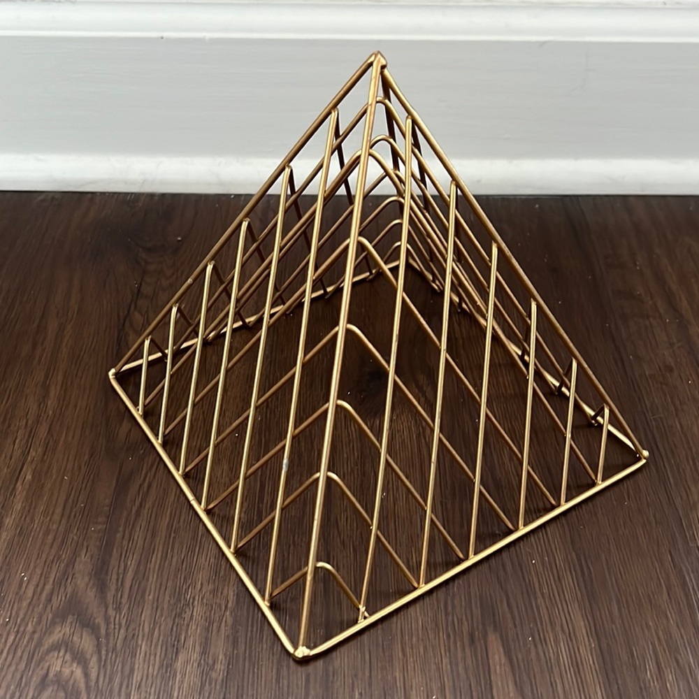 Gold Wire Pyramid